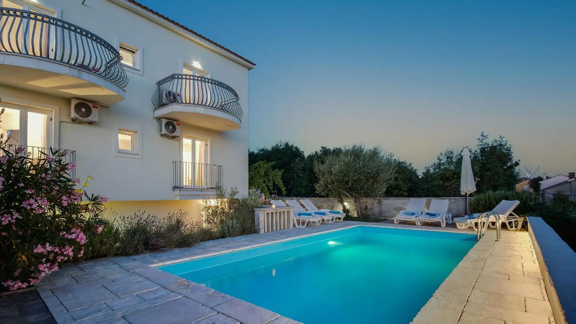 Villa Dada Linardici 0*,